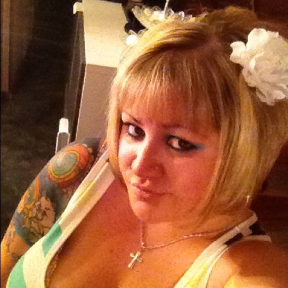 Meet your Posher, Ashley - Picture 3 of 4